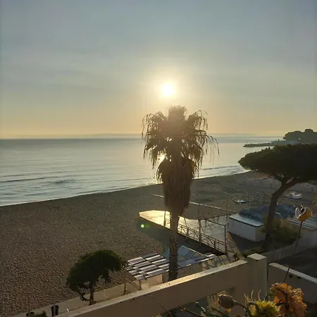 Fronte Mare Πανσιόν *